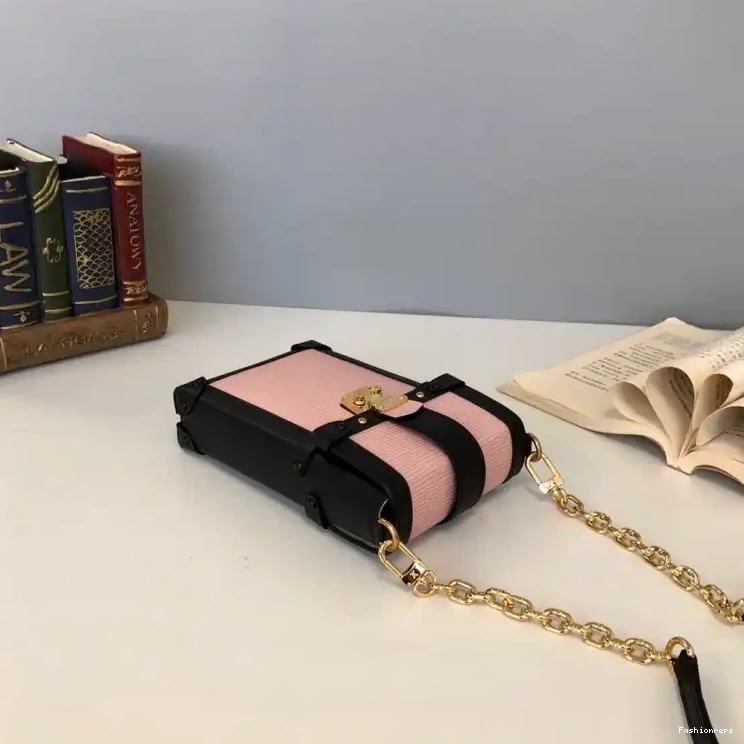 Fashionrepsfam ru LV Bags 19B57B0004 0525